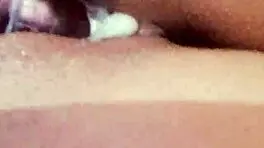 putita se masturba hasta venirse con un tierno dildo sasha cooper