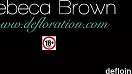 natural cutie feels her narrow snatch stretching as she loses her virginity