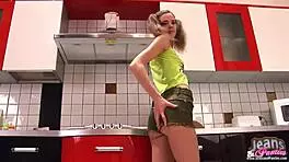 Can you help me remove my skinny jeans?