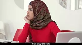 maya farrell rides peter green hard in missionary!