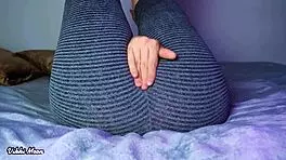 cute young babe fingers her wet pussy in tight leggings, moaning softly 😍