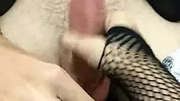 levando dedada enquanto bato pra ele com big cock teen