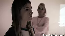 Mom and daughter go for lesbian and come and fuck in bed