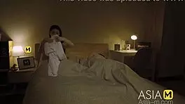 Young boyfriend licks her to orgasm