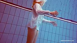 Hot Young Russian Swimmer Melisa Darkowa Enjoys Underwater Pool Activities