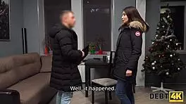 Girl Uses Hot Body And Skilled Mouth To Avoid Arrest