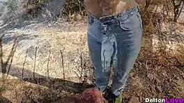 Latina con culo grande ama follar duro al aire libre