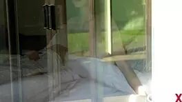 ข้อตกลงทางการกับ Codey Steele และ Hazel Moore ปาก