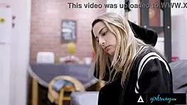 Kristen Scott passionately scissored by Kenna James after pussy eating