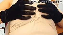 Girl Exposes Big Boobs On Tinder