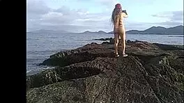 lives on magic island with latina blonde