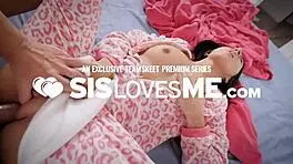 Horny Chick Hollie Mack Getting Banged By Large Massive Dick