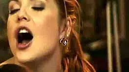 The teen hottie sits on the dick