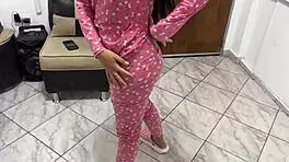 Found My Stunning Hijastra Twerking with Her Big Butt