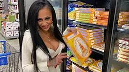 Willow Lanskys Topless Food Reviews Lesters Fixins Bacon Soda