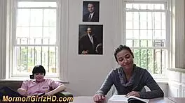 Does this Mormon amateur eat muff like that?