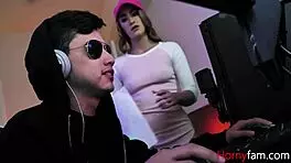 Gamer Stepsister Blows Cock