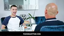 Fuckmeanytime - Stepson Is Gonna Love Having Free Access To Stepfathers Assistant Sexy Kylie Anytime He Wants - Kylie Quinn