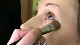 Teen’s s.e.xy nude photo-shoot in front of the model’s studio