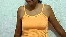 le doy la bienvenida al nuevo vecino con blowjob y cumshot