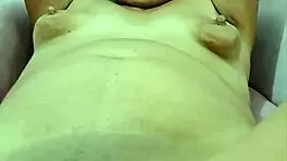 le doy la bienvenida al nuevo vecino con blowjob y cumshot