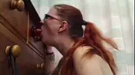 Hot Teen Performs On Cam