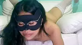 mi amigo me tortura con un dildo gigante y monstruoso en la habitacion