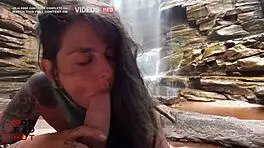 Fui pega no flagra fudendo na cachoeira - dread hot