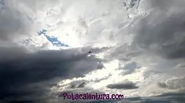 mamada y meada en la playa, damn it's wild!