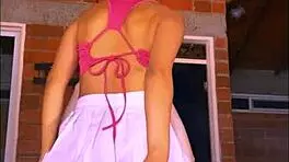 la colegial atrevida escapa con novio para aventuras