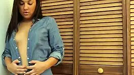 Little girl flashes her behind to an old man before her pervs vagina is penetrated