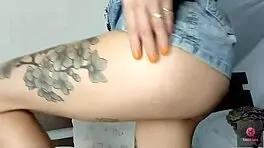 Teenage girl got on cam and started wanking over her private part and sperm came out