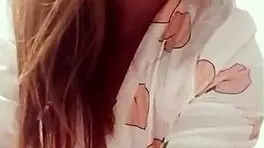 goodnight kiss with big tits 😘