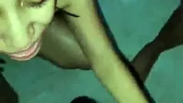 Me corro en su cara en un rico trío casero