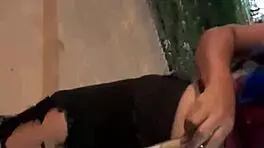 Fiesta slut caught in street, kannen in mouth