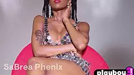 Black teen shows stunning assets while posing
