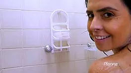 Not thinking about you in the bath is not possible