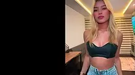 Skinny Colombian teen gets her pussy smashed during casting