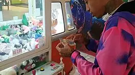 Paty Bumbum Meets Actor At Shopping Playland