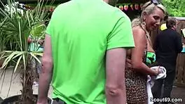 Hey, scandal alert, mutti bangs young guy right at the garden party