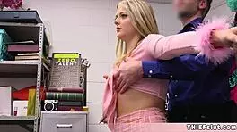 Blonde shoplifter denies everything but gets caught on cam