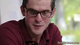 Hd Stepmom Seduces Boss's Stepdaughter With Stepsibling Study And Suck