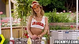 Milf Serves Wet Pussy For Cock Drilling