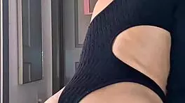 Petite 18+ escort in Dallas offers discreet tryst services.