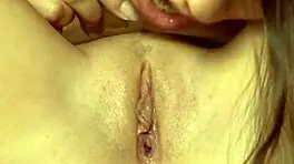 Gal Likes To Be Fisted