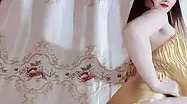 viet teen dances bigo live for horny viewers.