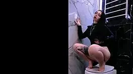 teen toilet handjob games