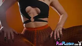 Big ass babe poses naked with pierced nipples 😍