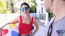 Hot teen queenie sateen curves worth remembering