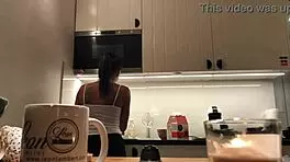 S sexy College Girls Party Braless in Thongs